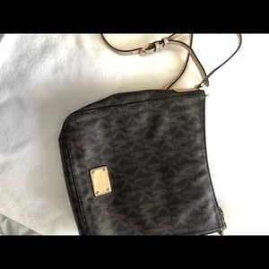 MK PURSE